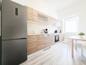 RAJ Living - 2 Room Apartment - Citycenter - 25 Min to Messe DUS